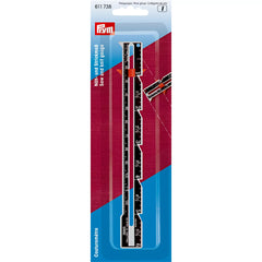 Prym naai- en brei-meetinstrument verpakt op rode kaart met productinformatie | PRYM-611738 | 4002276117389