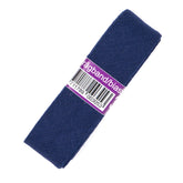 Dunkelblaues Schrägband mit strukturierter Webart, aufgerollt mit Etikett "ragband/bias" und Barcode. BIAISBAND-2CM-961-DIEP-BRUIN