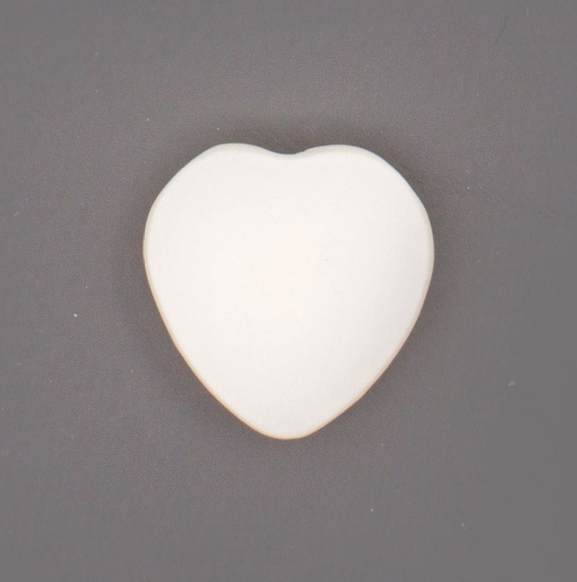 Gebroken Witte Hartvormige Knoop 14x14mm Knopen KNP00004