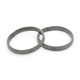 Deux supports de manches métalliques argentés foncés, spirales, 7cm de diamètre, fond blanc. MOUWOPHOUDER-DONKER-ZILVER