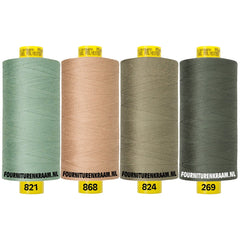 Quatre bobines de fil à coudre Gütermann Mara en vert doux, beige, olive et vert foncé. MARA-SET-821-868-269-824