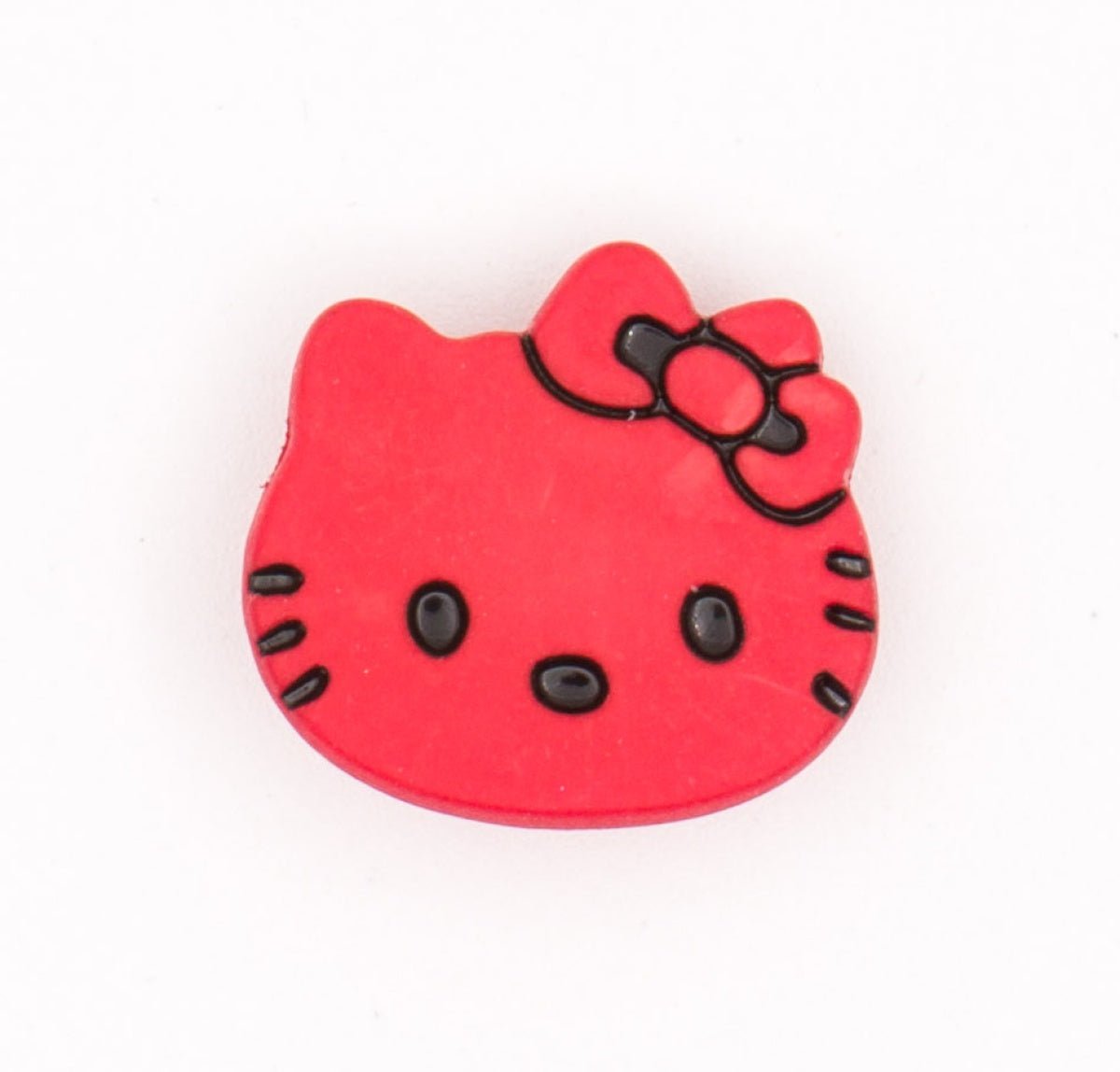 Schattige Rode Poesjesknoop met Strik - 18x17 mm Knopen KNP00076