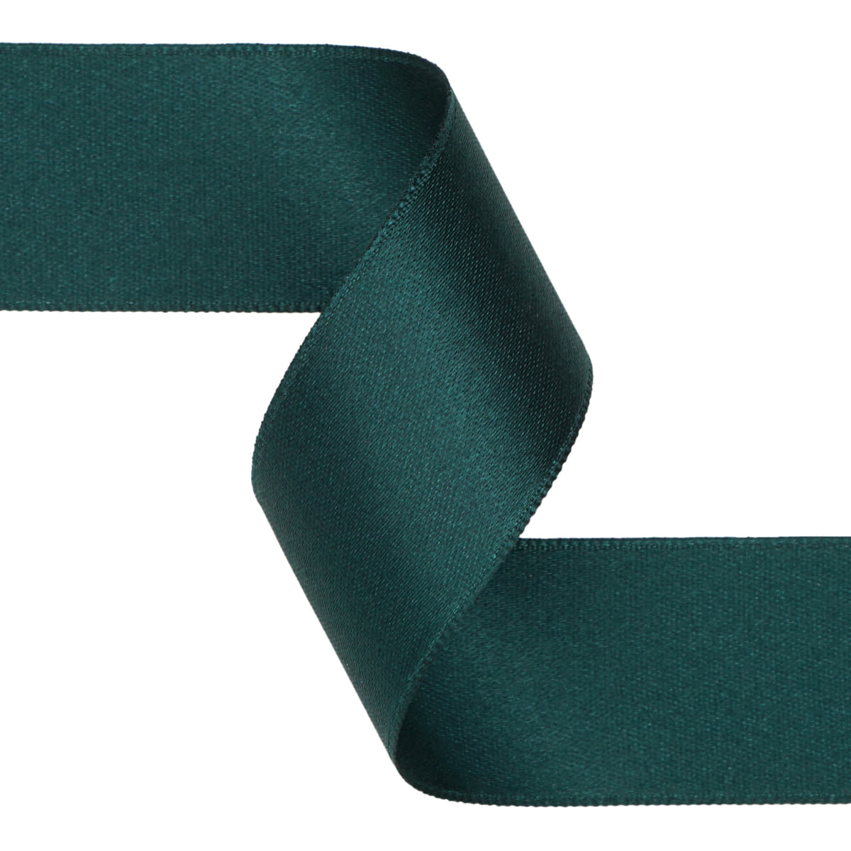 Une bande torsadée de ruban de satin vert foncé, 25mm de large, avec un éclat subtil, présenté sur fond blanc. 8719993061464 8719993061464