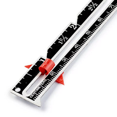 Close-up van Prym meetinstrument met gedetailleerde cm en inch markeringen en rode schuif | PRYM-611738 | 4002276117389