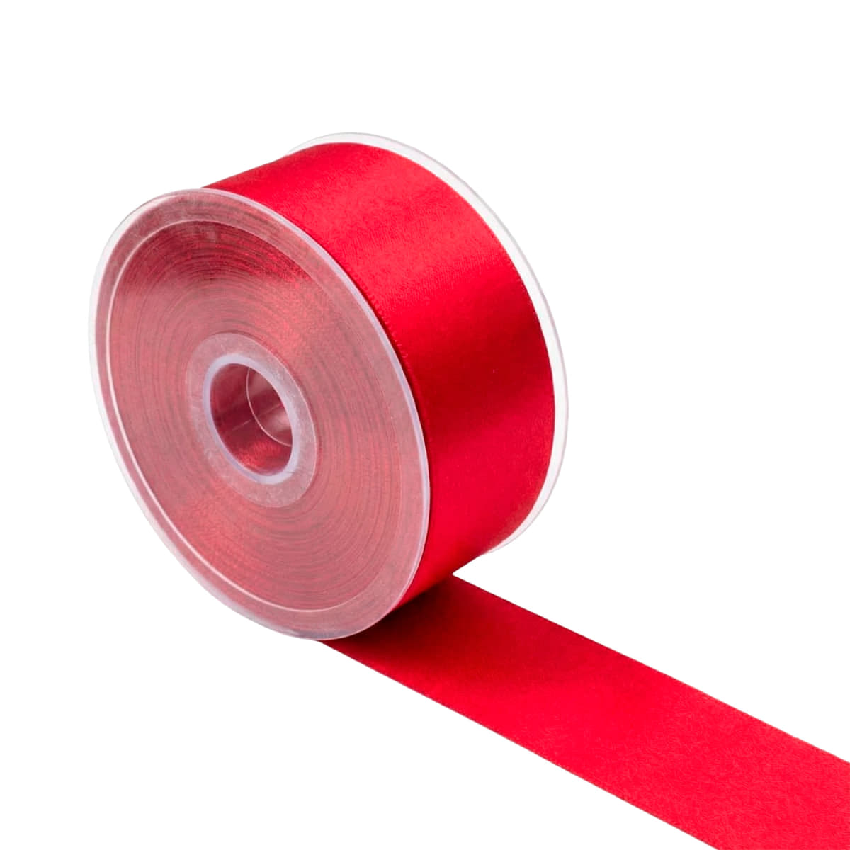 Un rouleau de ruban de satin rouge vif sur une bobine en plastique transparent, avec une longueur de ruban déroulée. FK Huismerk. 1234567890 9876543210