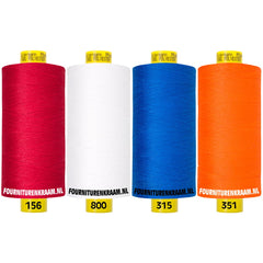 Quatre bobines de fil Gütermann Mara 100% polyester rouge, blanc, bleu et orange. MARA-SET-15-800-315-351