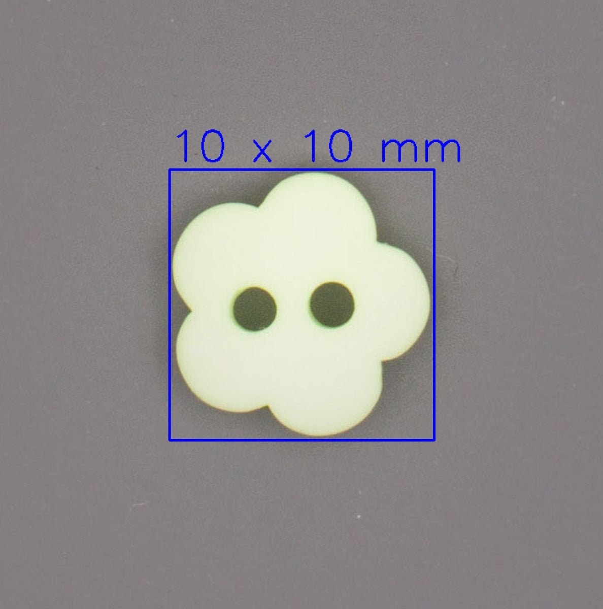 Witte Bloemvormige Knoop, Diameter 10mm Knoop KNP00117 - Fourniturenkraam.nl